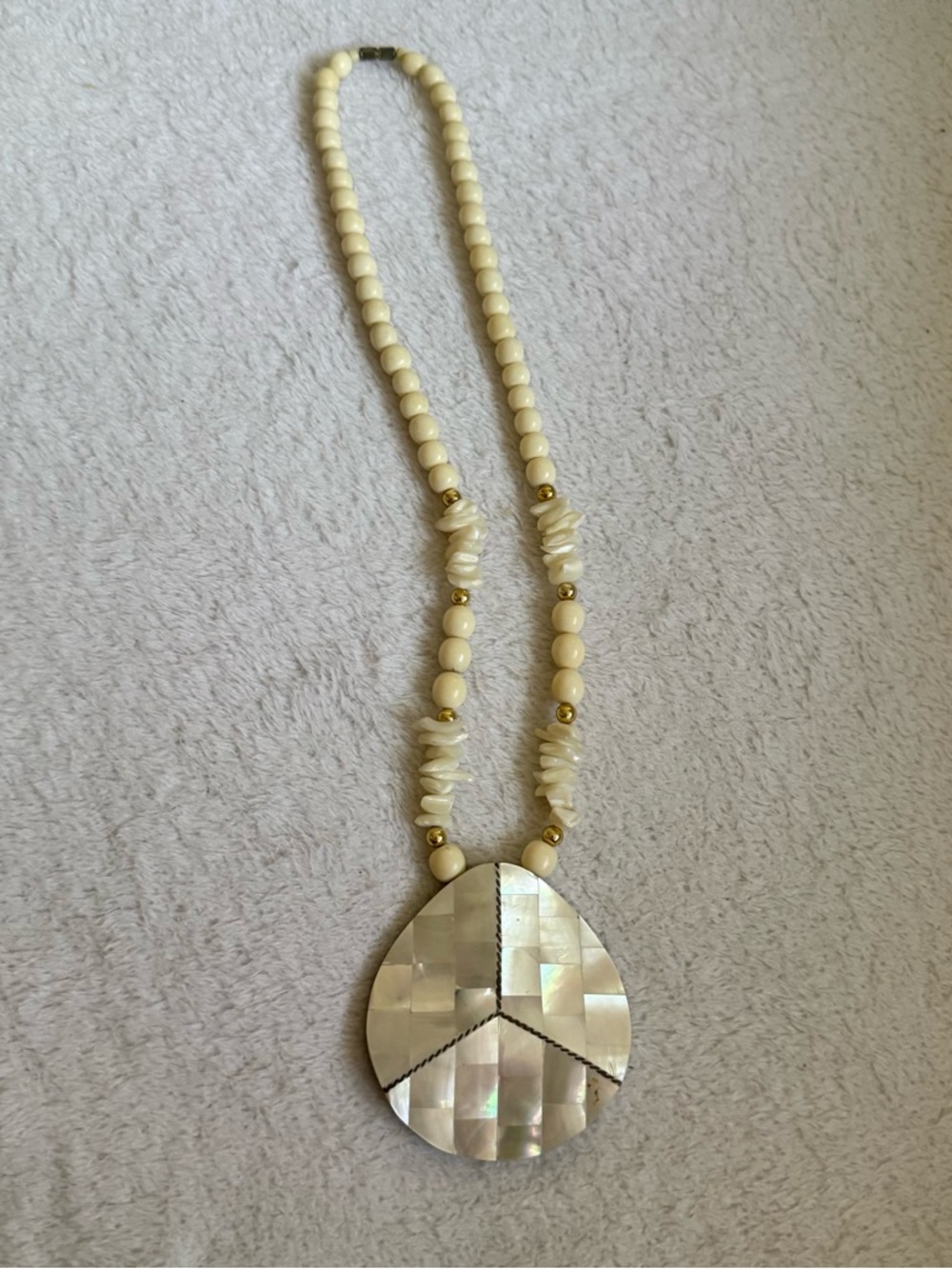 Vintage Mother of Pearl Necklace Shell Pendant Cream Beaded Statement Coastal